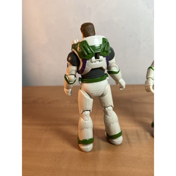 Disney Pixar Buzz Lightyear And Izzy Hawthorne Space Ranger Action Figures 5” - Picture 5 of 8